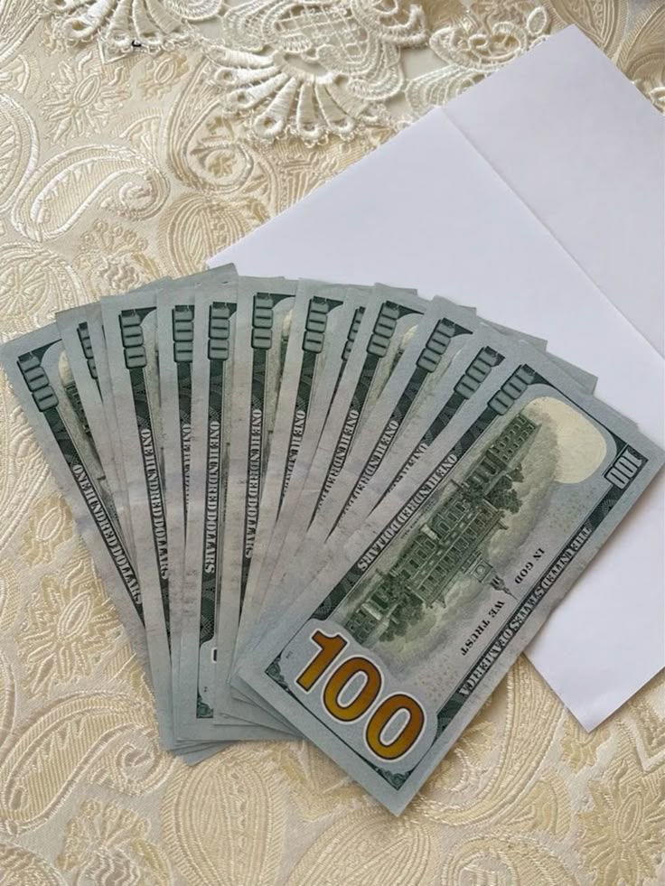 billetes de 100 dólares falsos