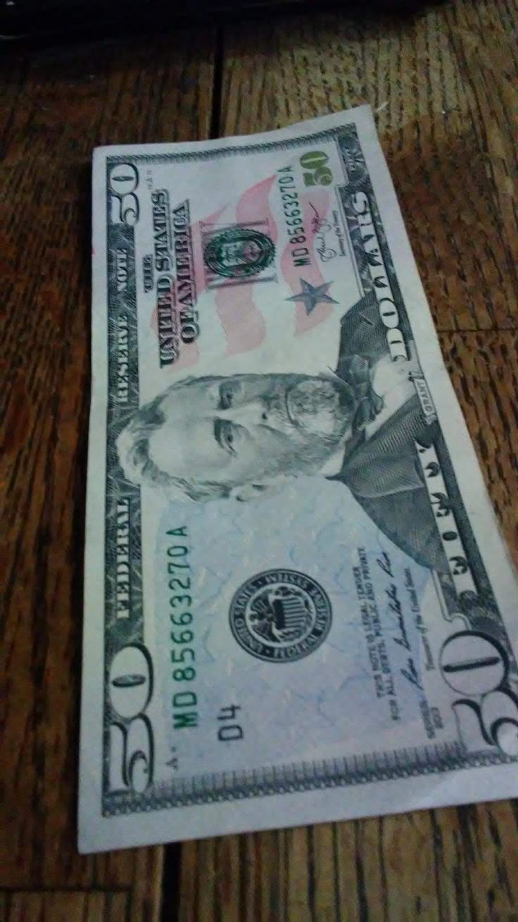 billetes de 50 dólares falsos