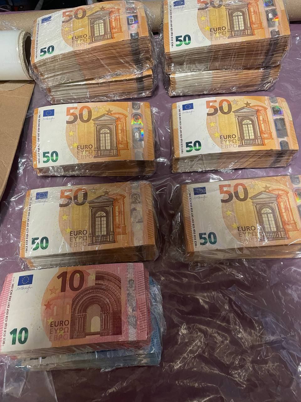 dinero falso