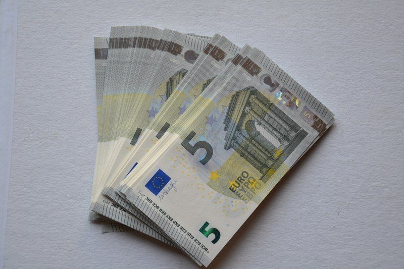 como conseguir billetes falsos