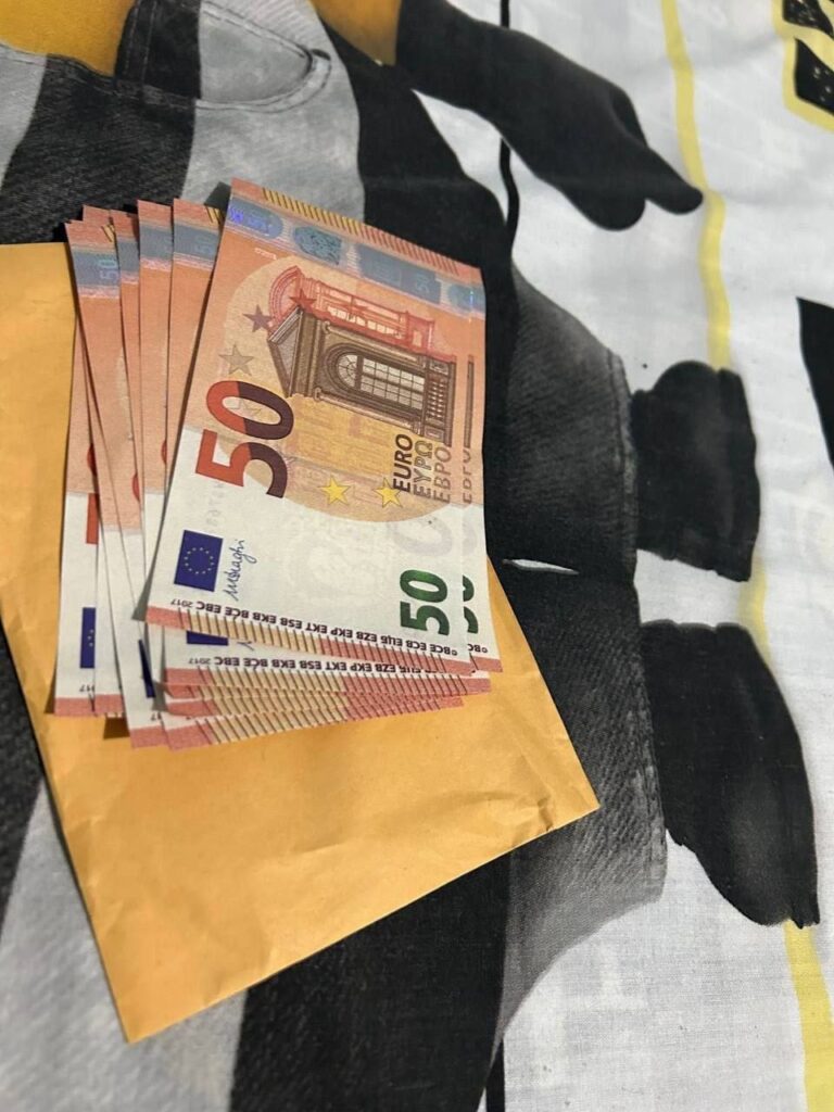 comprar dinero falso euros